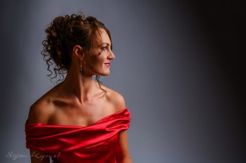  woman in red 
